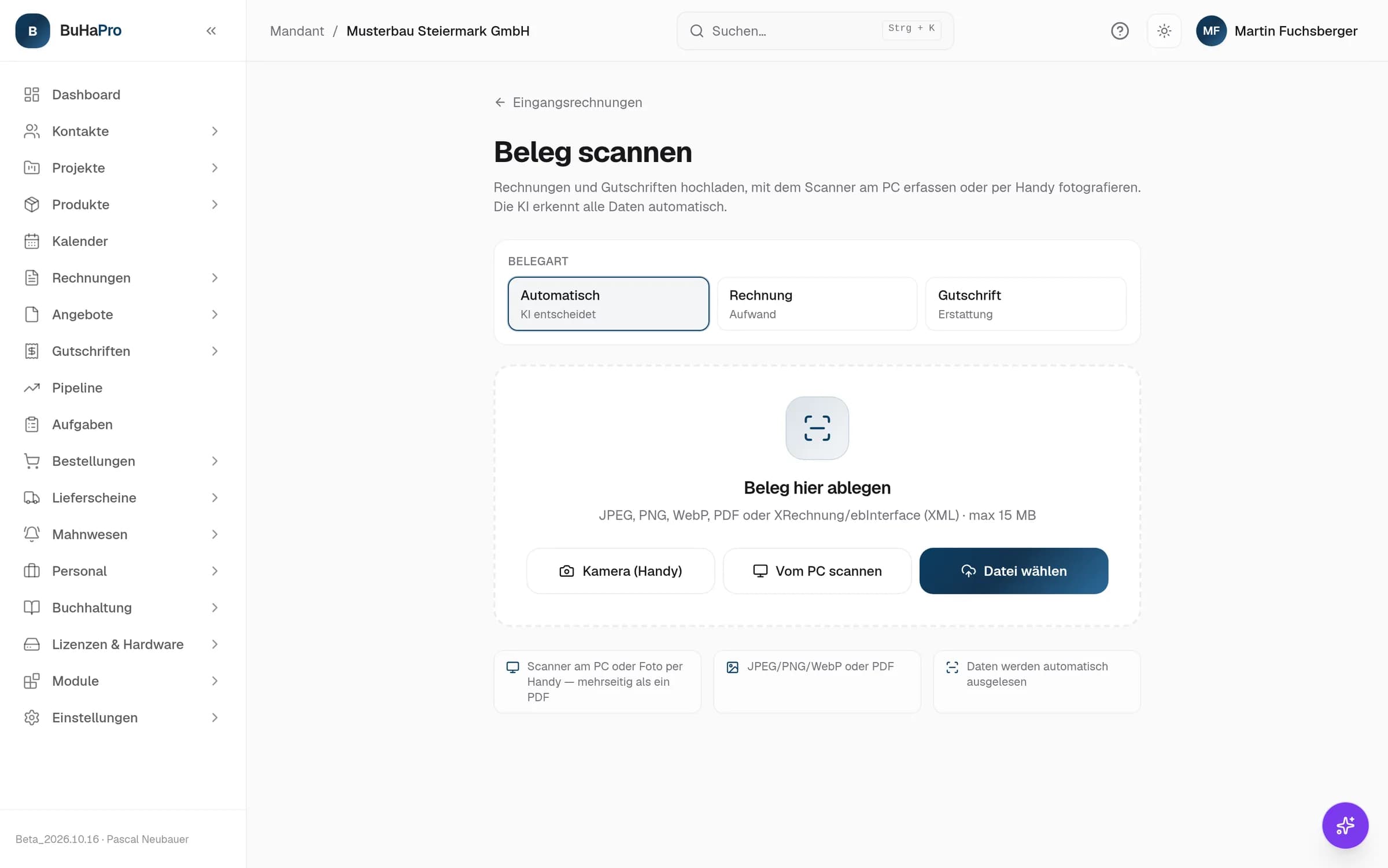 Bildschirm „Beleg scannen“ in BuHaPro mit der Wahl der Belegart (Automatisch, Rechnung, Gutschrift), der Ablagefläche für Dateien und den Schaltflächen „Kamera (Handy)“, „Vom PC scannen“ und „Datei wählen“.